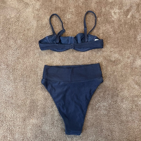 Beautiful Blue Bikini - Picture 2 of 5